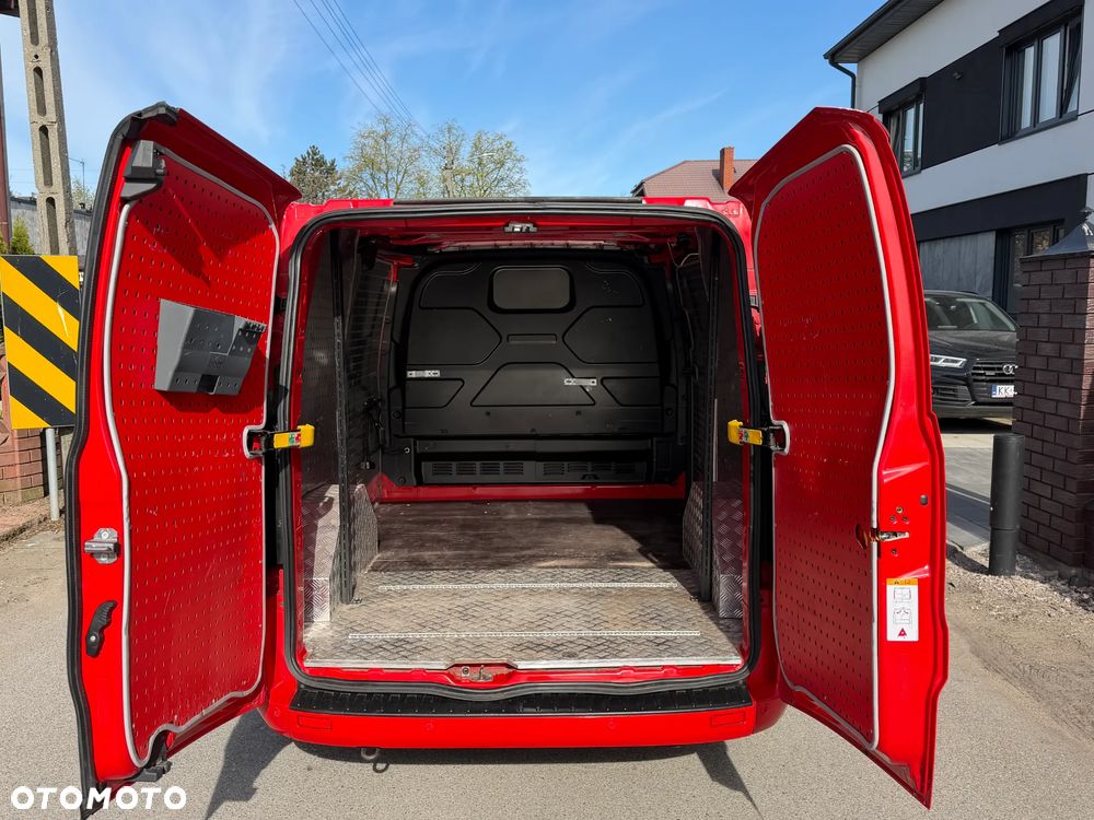 Ford TRANSIT CUSTOM - 28