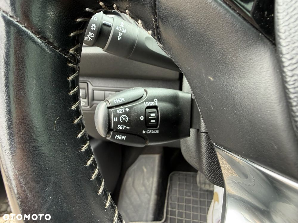 Peugeot 308 BlueHDi FAP 120 EAT6 Stop & Start Allure - 24