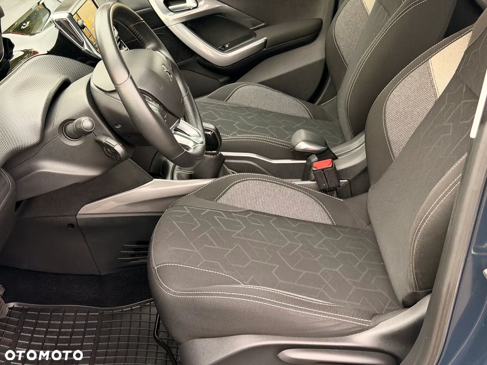 Peugeot 2008 1.2 Pure Tech Style - 18