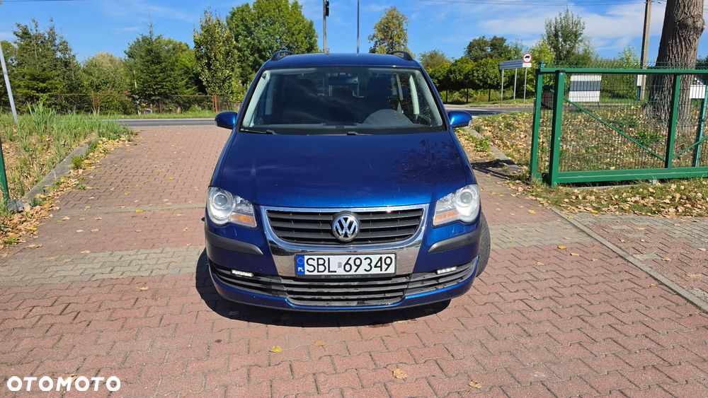 Volkswagen Touran 2.0 FSI Highline - 34