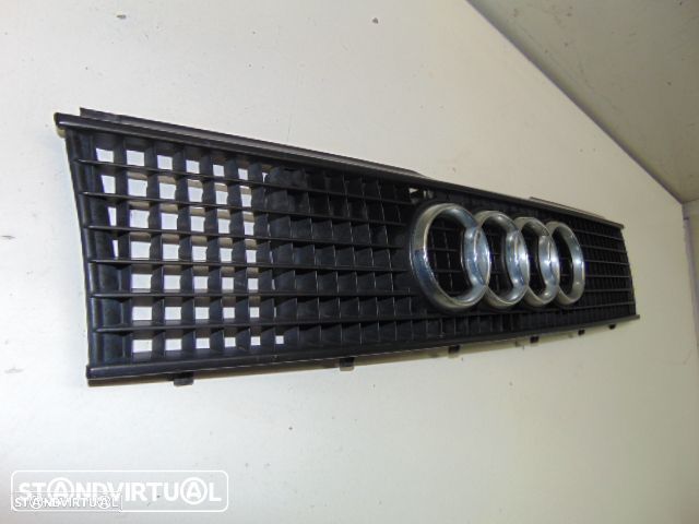 Audi 90 - grelha central - 2