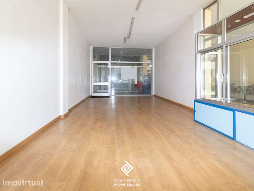 Arrenda-se loja na Galeria Comercial das Guardeiras em Moreira da Maia - Grande imagem: 4/6