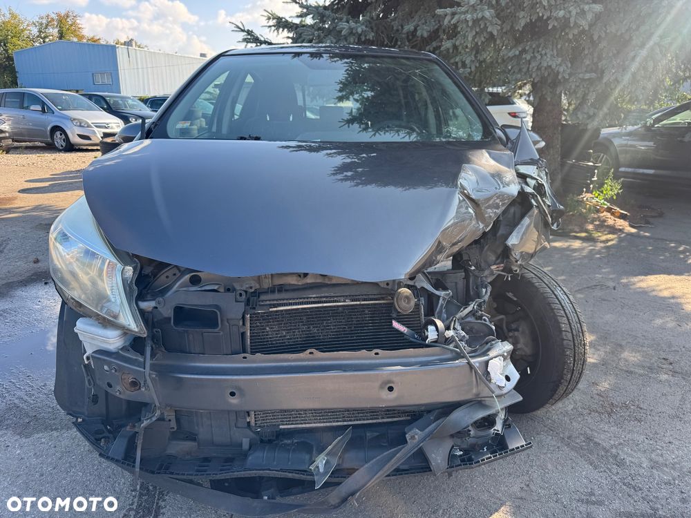 Toyota Yaris 2012 photo 3