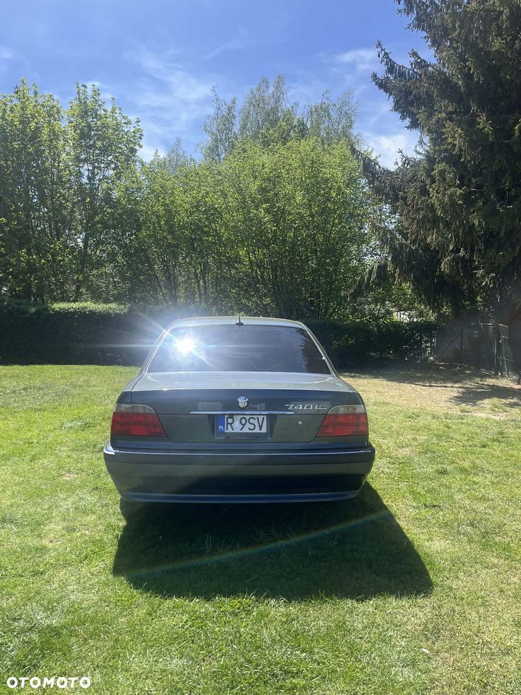 BMW Seria 7 740iL - 5