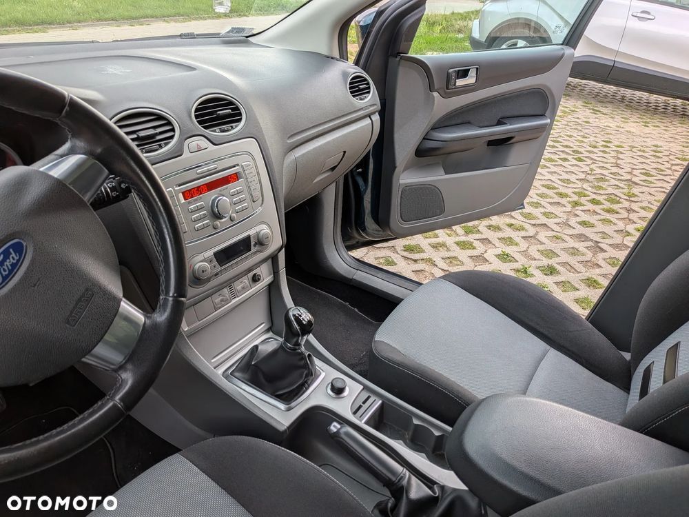 Ford Focus 1.6 Trend - 17