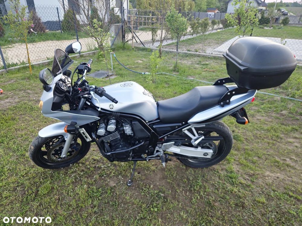 Yamaha FZS - 4