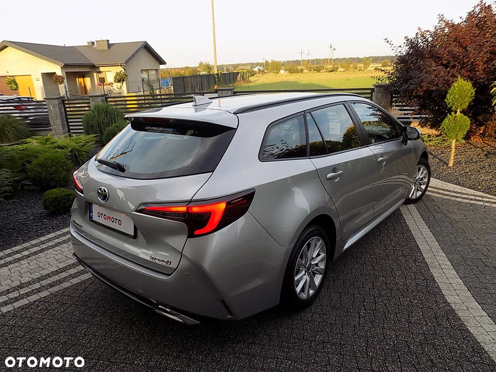 Toyota Corolla 1.8 Hybrid Comfort - 23