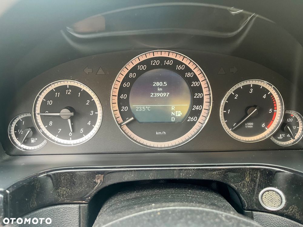 Mercedes-Benz Klasa E 350 CDI BlueEff Avantgarde - 5