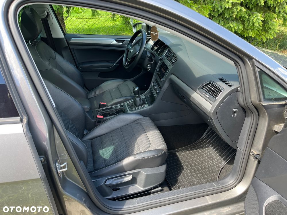 Volkswagen Golf - 18