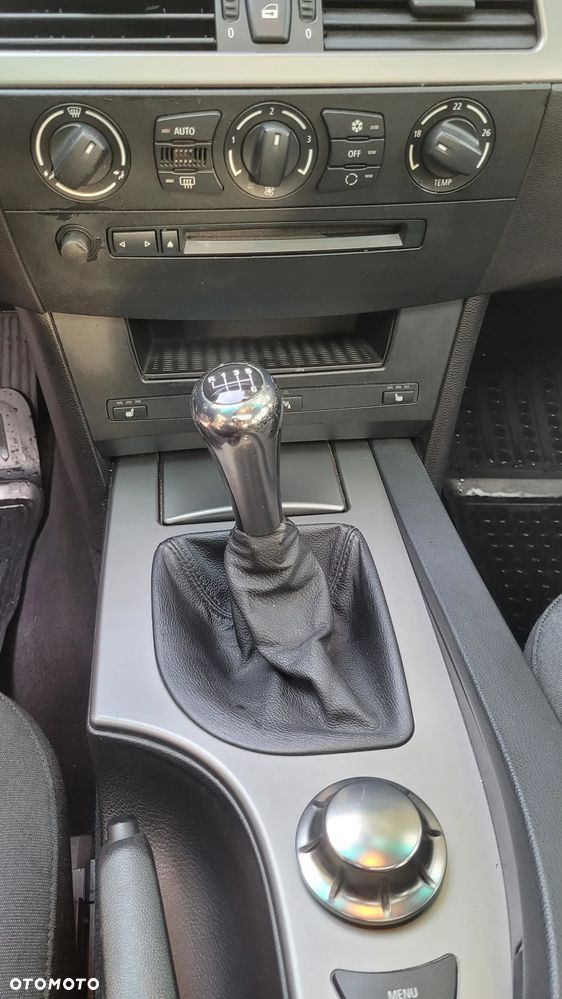 BMW Seria 5 520i - 13