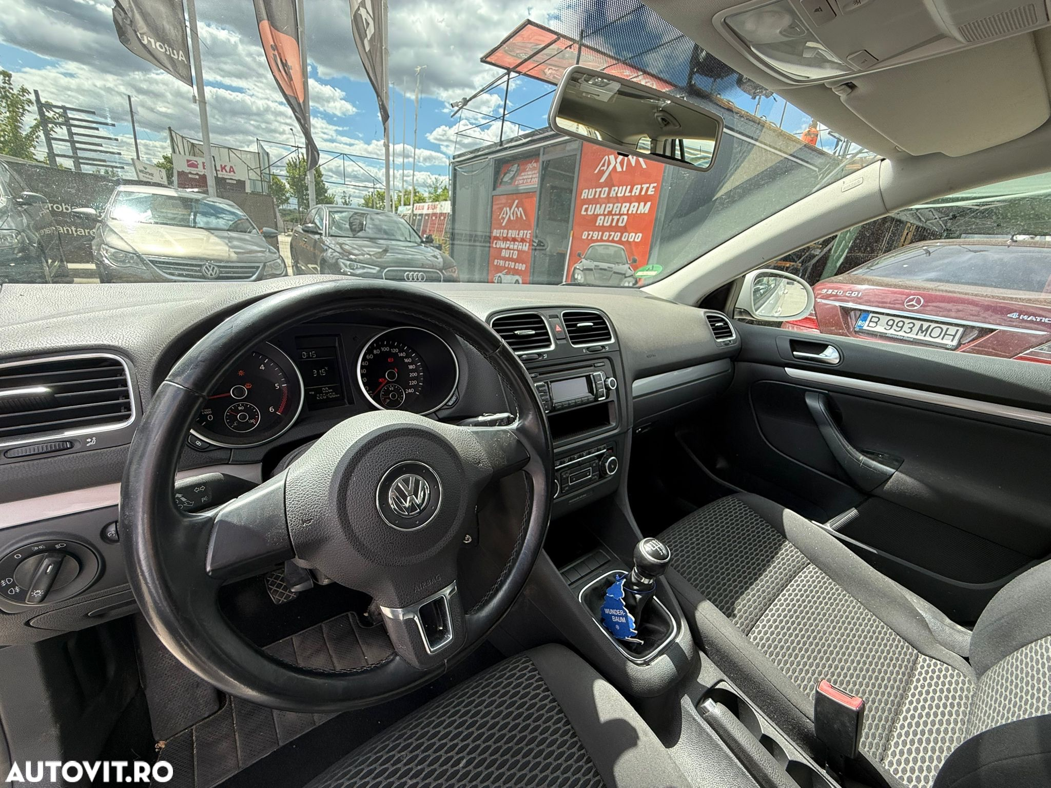 Volkswagen Golf - 9