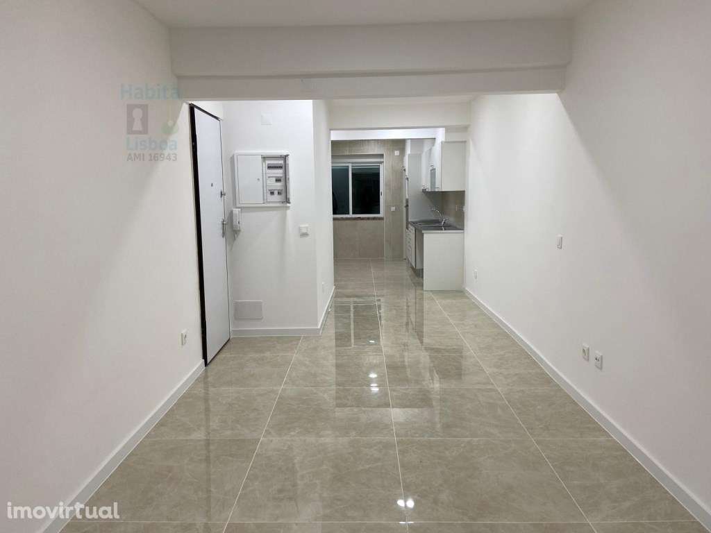 T2 Totalmente Remodelado Cova da Piedade A 10 Minutos de Lisboa - Grande imagem: 2/30