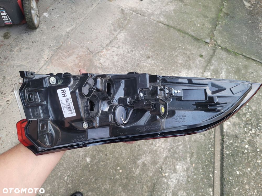 lampa prawy tył toyota corolla e21 sedan - 5