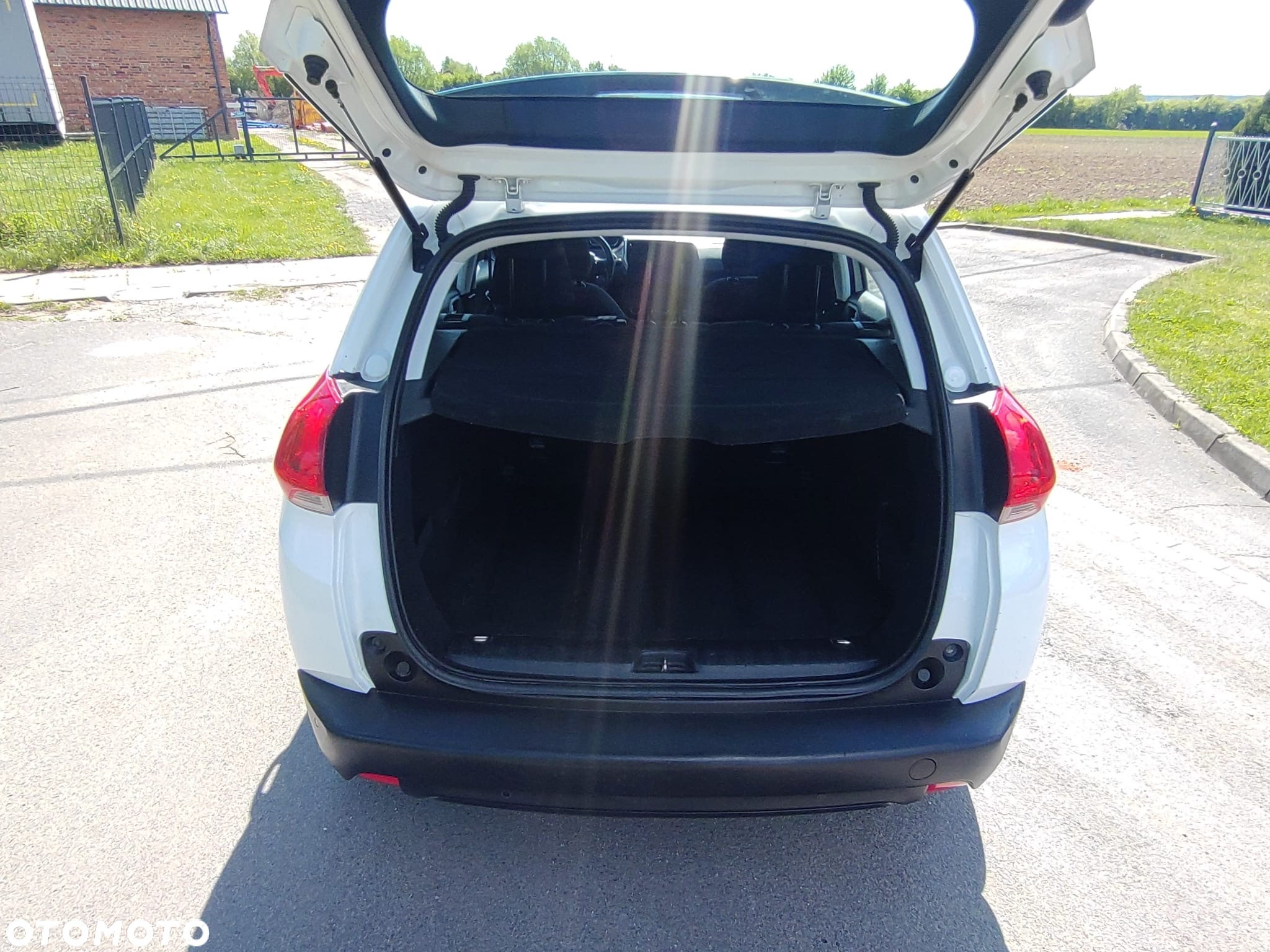 Peugeot 2008 1.2 Pure Tech Allure S&S - 29