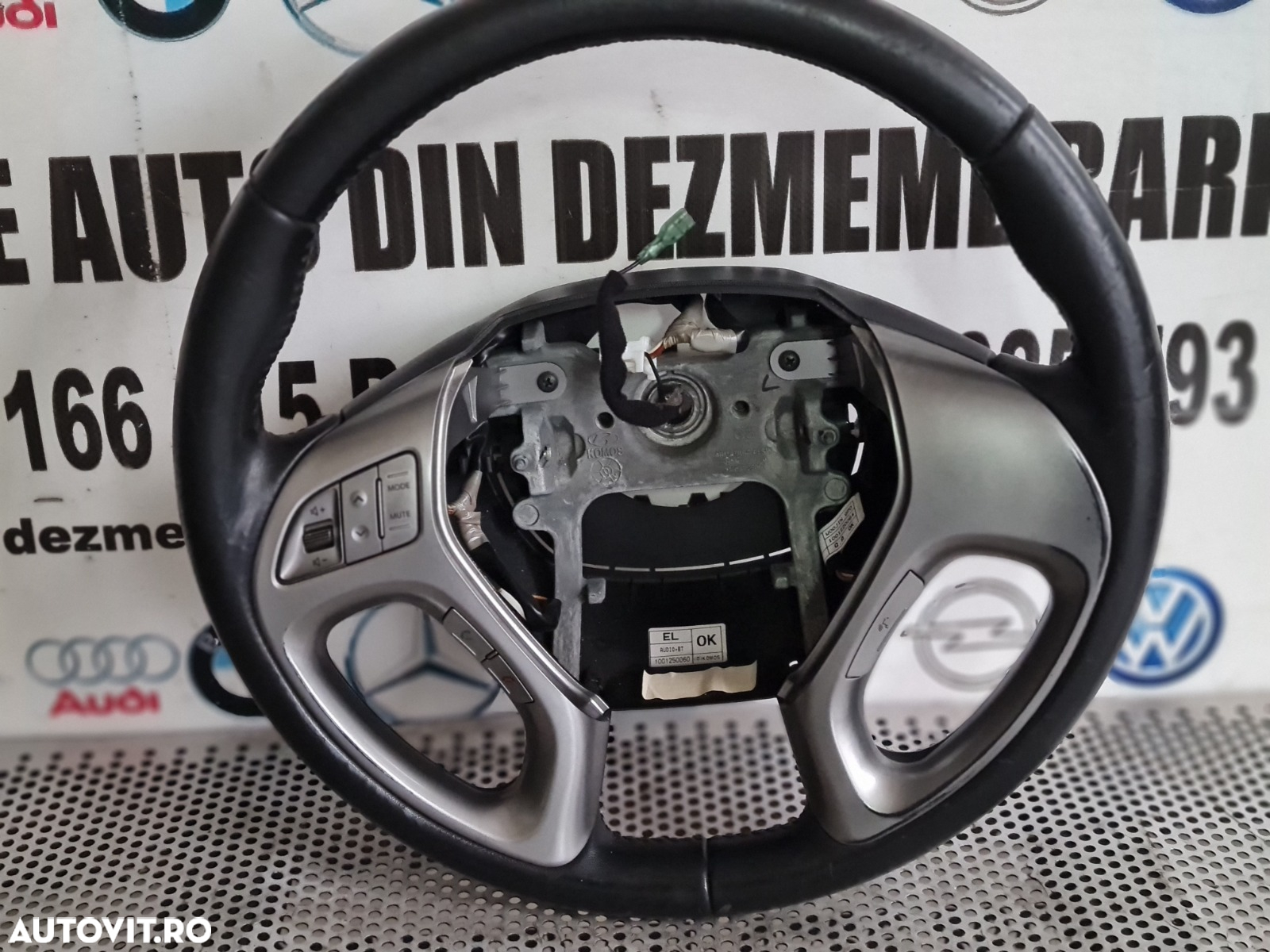 Volan Din Piele Cu Comenzi Hyundai IX35 An 2009-2010-2011-2012-2013-2014-2015 In Stare Foarte Buna - 3