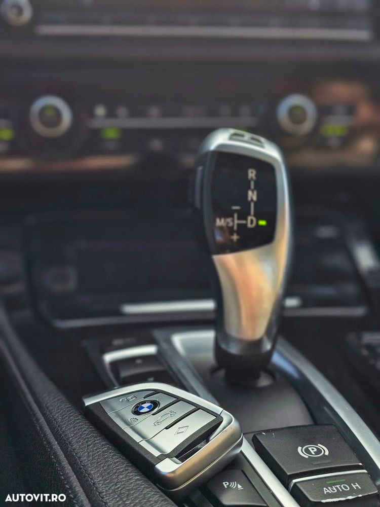 BMW Seria 5 520d Aut. Luxury Line - 25