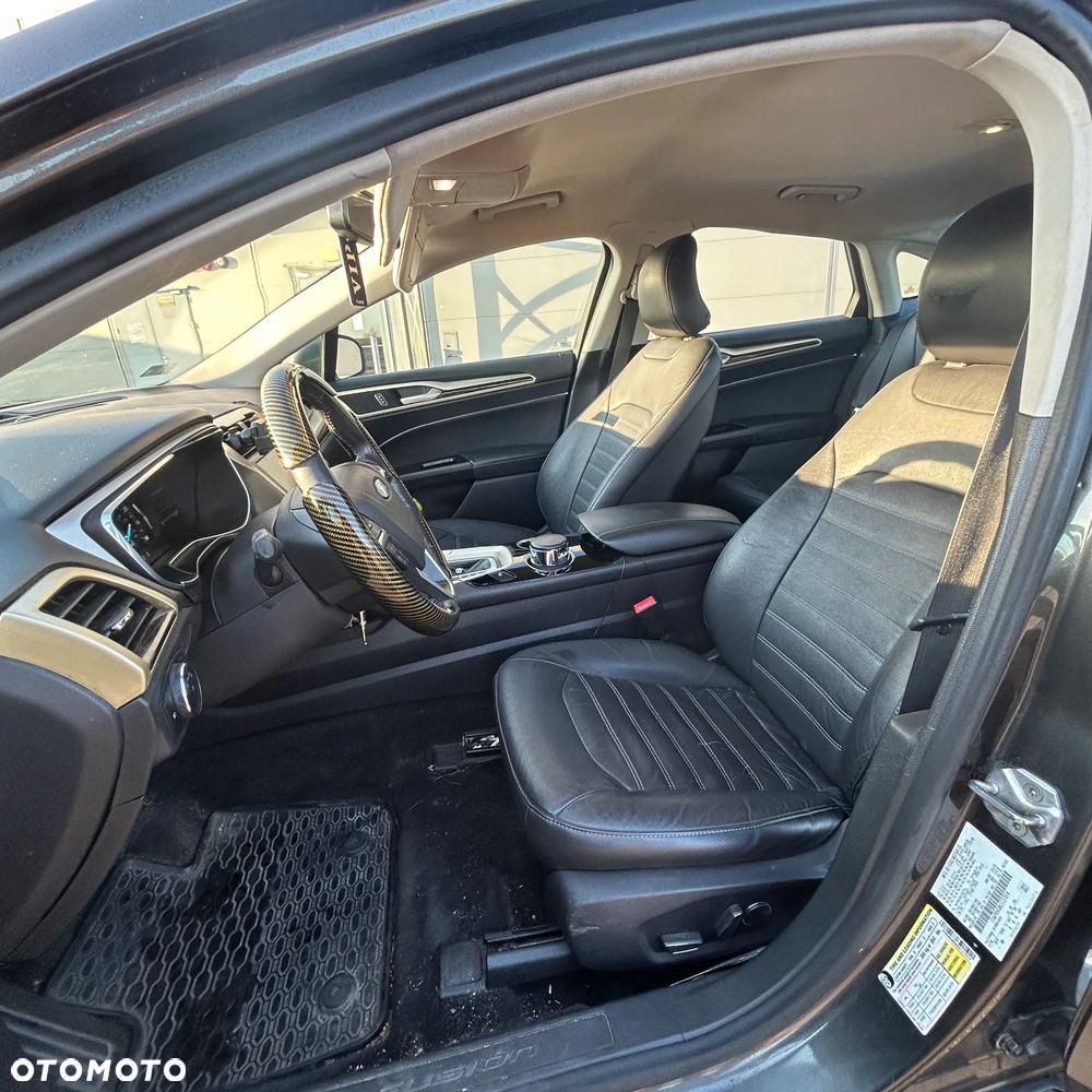 Ford Fusion - 12