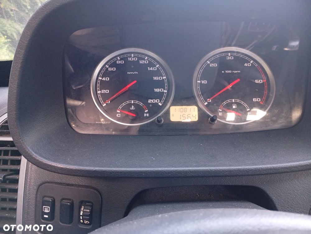 Tata Xenon - 9