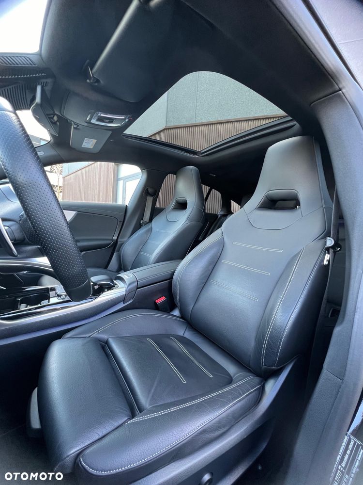 Mercedes-Benz CLA AMG 35 4-Matic 7G-DCT - 17