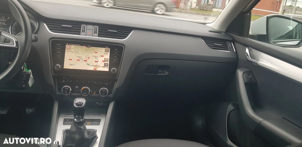 Skoda Octavia - 8