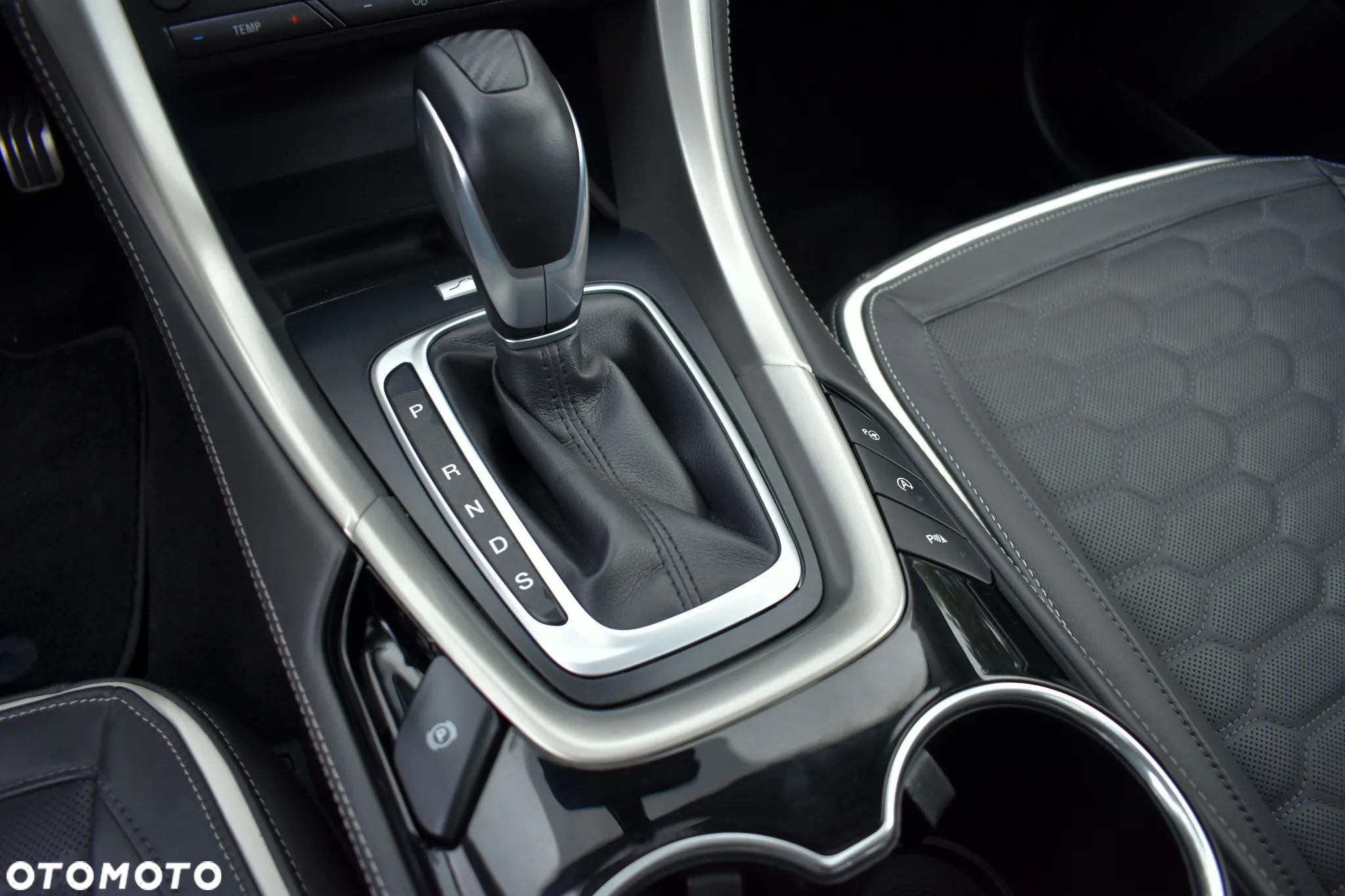 Ford Mondeo Vignale 2.0 TDCi PowerShift - 35