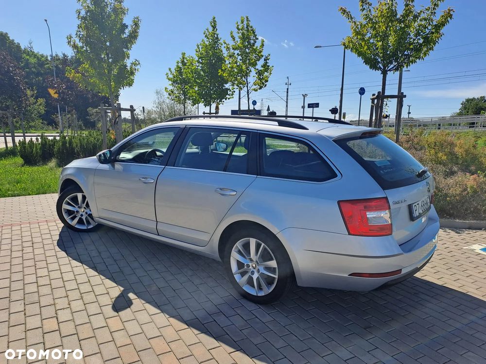 Skoda Octavia 2.0 TDI Style DSG - 3