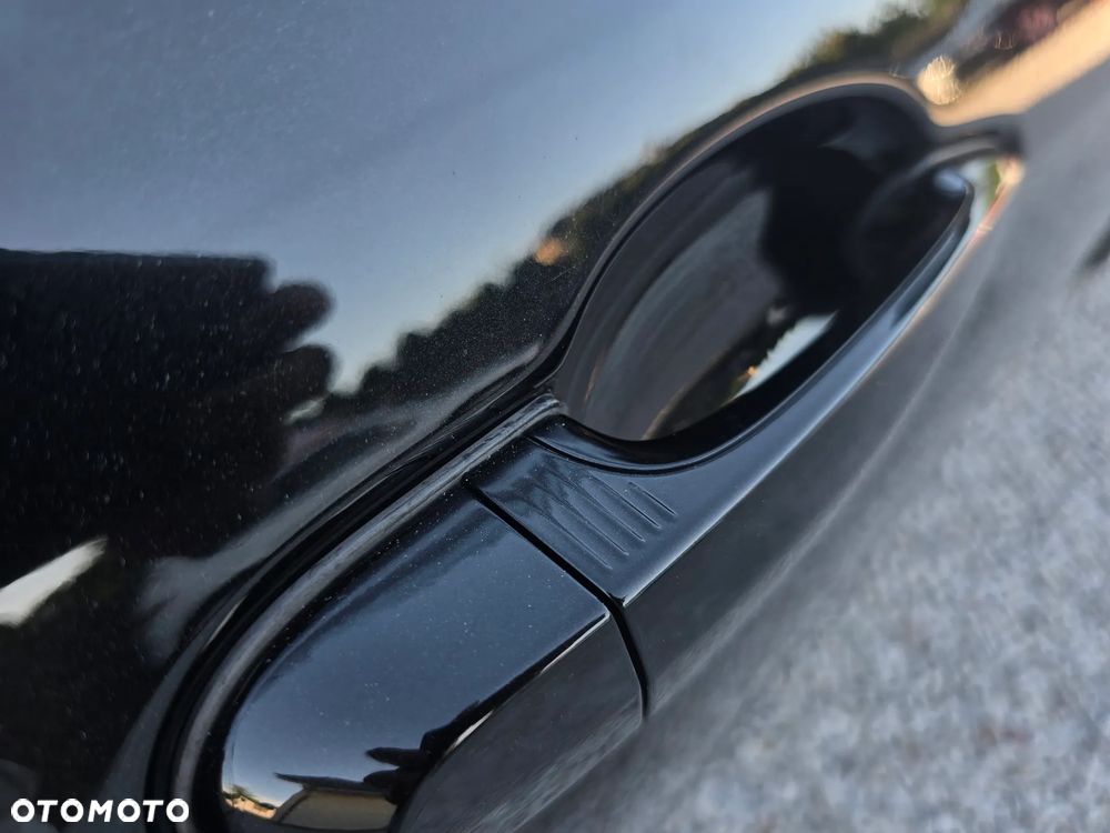 BMW Seria 3 320d Edition M Sport Shadow - 25