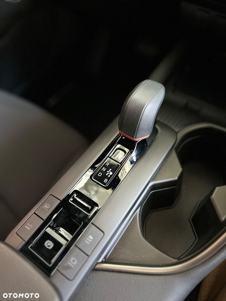 Toyota C-HR 2.0 PHEV Dynamic Force Style - 11