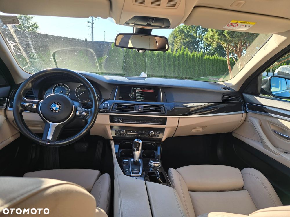 BMW Seria 5 525d xDrive - 6