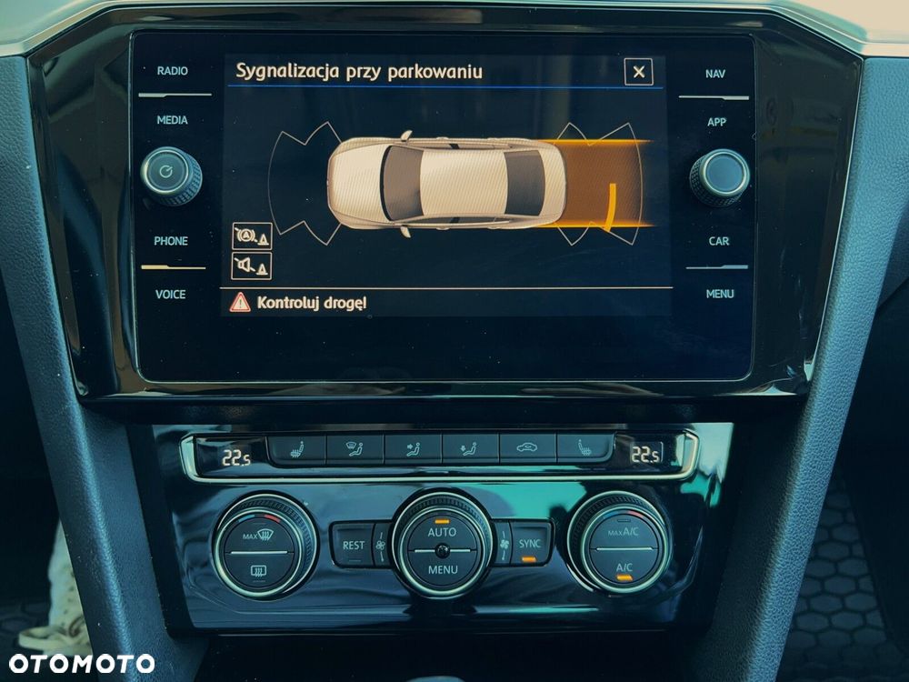 Volkswagen Passat - 22