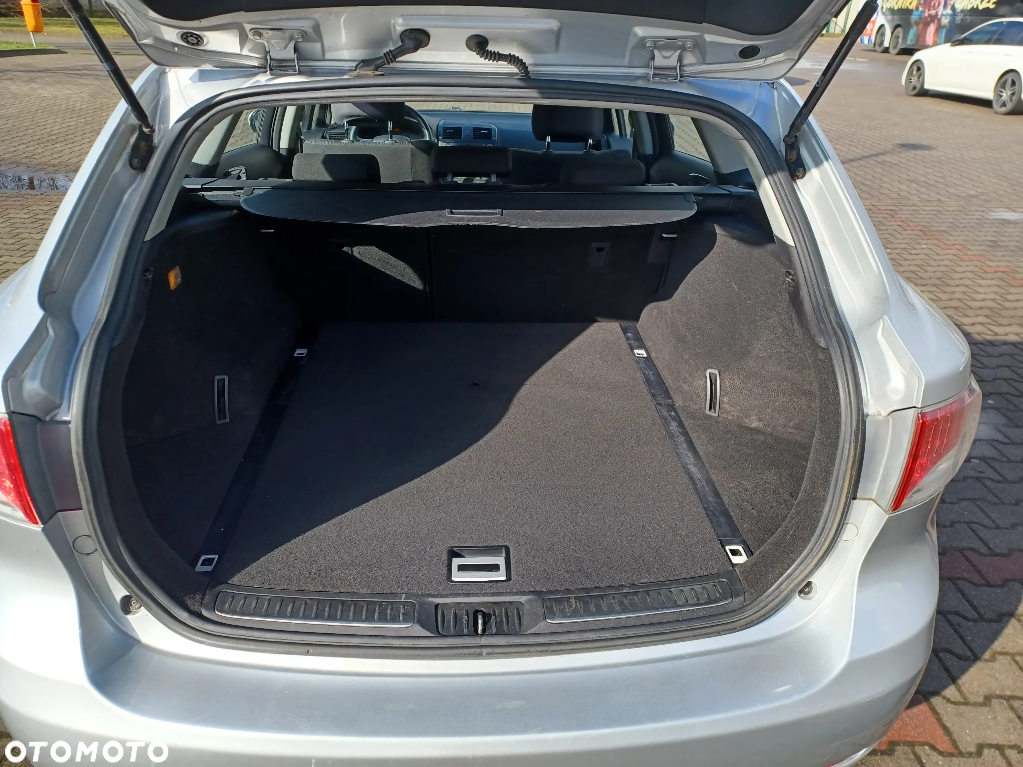 Toyota Avensis 2.0 D-4D Luna - 6