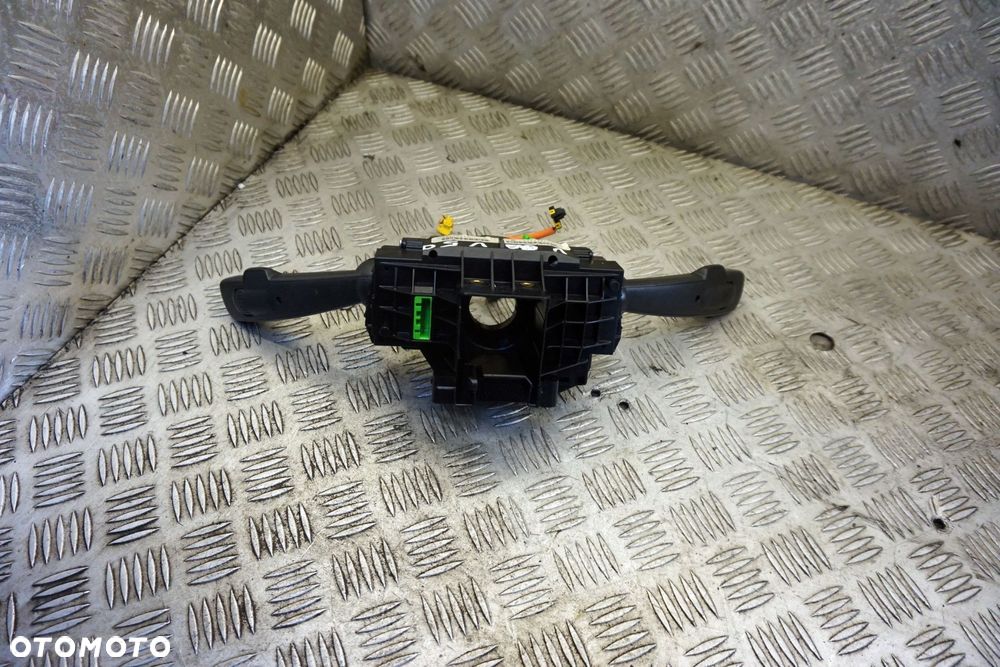 PRZEŁĄCZNIK ZESPOLONY TAŚMA AIRBAG V50  P30772253 VOLVO 2004-2007 - 2