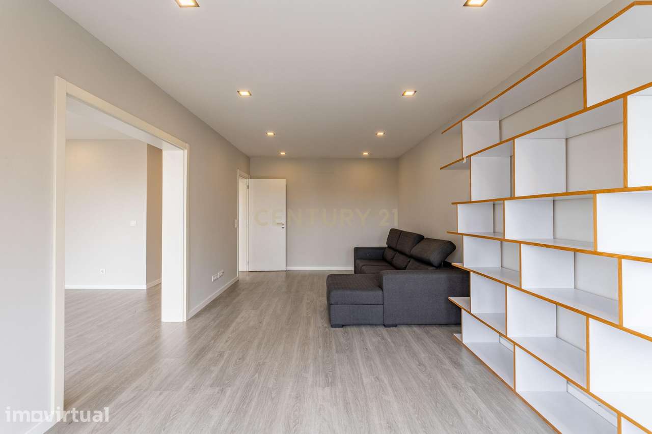 Apartamento T3 na Portela de Sacavém com garagem para arrendamento. - Grande imagem: 3/32