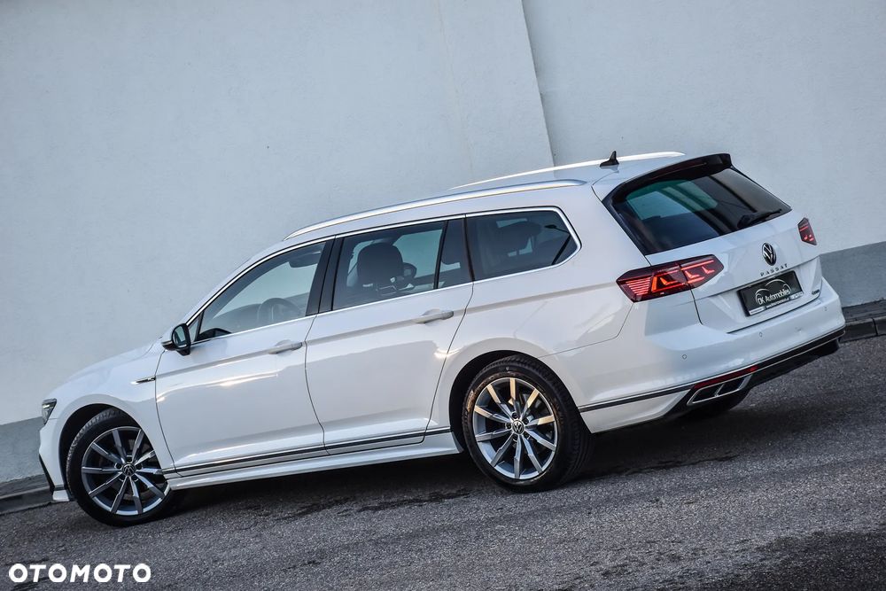 Volkswagen Passat 2.0 TDI SCR DSG 4Motion Elegance - 10