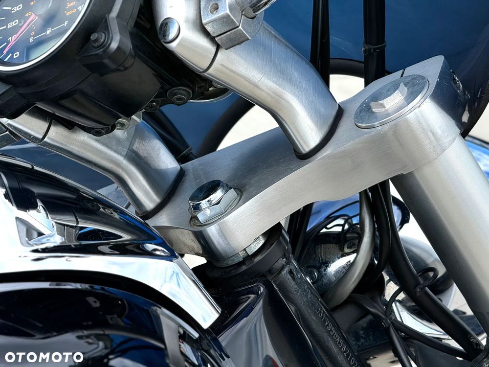 Suzuki Boulevard - 15