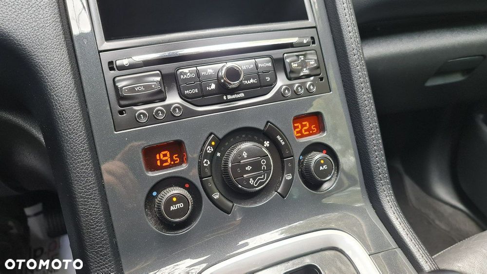 Peugeot 5008 HDI 160 Automatik Allure - 24