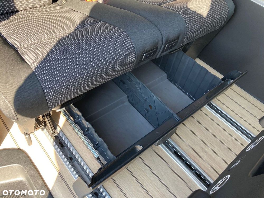 Mercedes-Benz Klasa V - 28