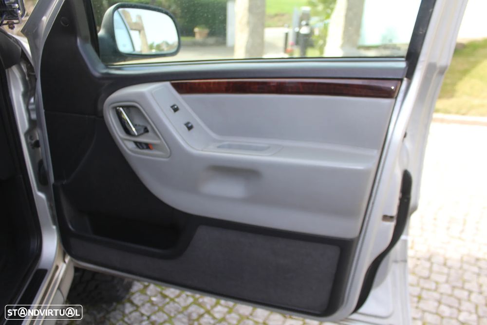 Jeep Grand Cherokee 2.7 CRD Overland - 26