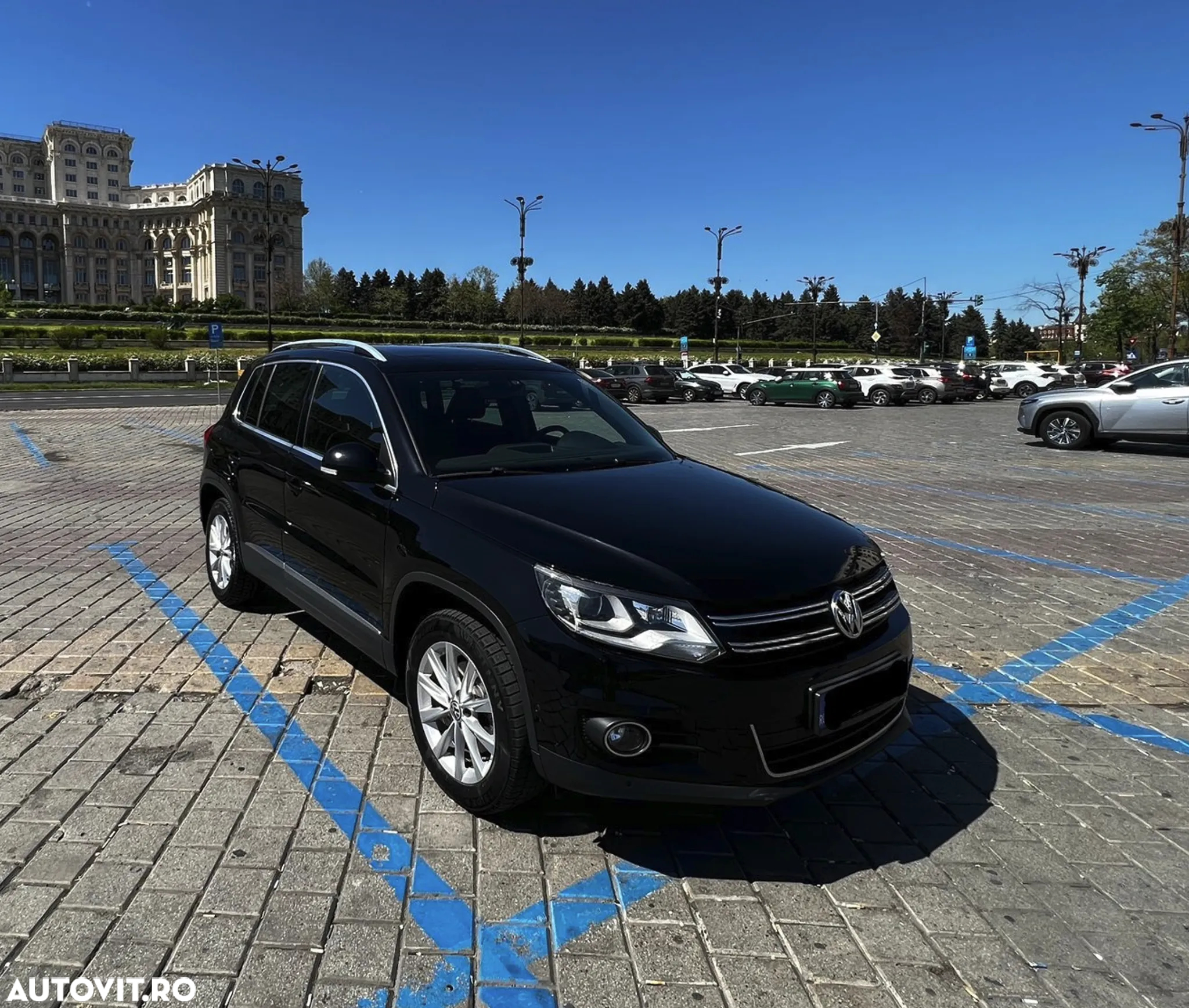 Volkswagen Tiguan 2.0 TDI DPF BlueMotion Technology Sport & Style - 22