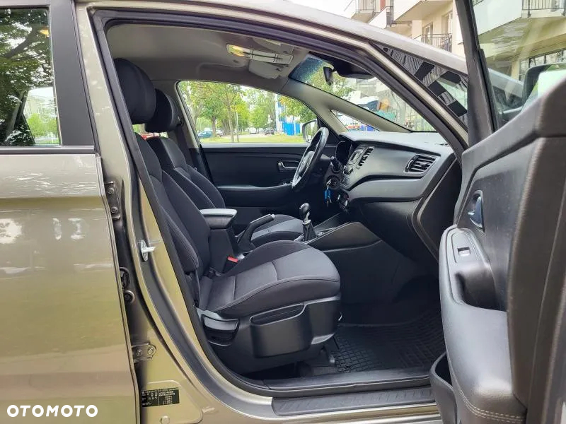 Kia Carens 1.6 GDI M - 31