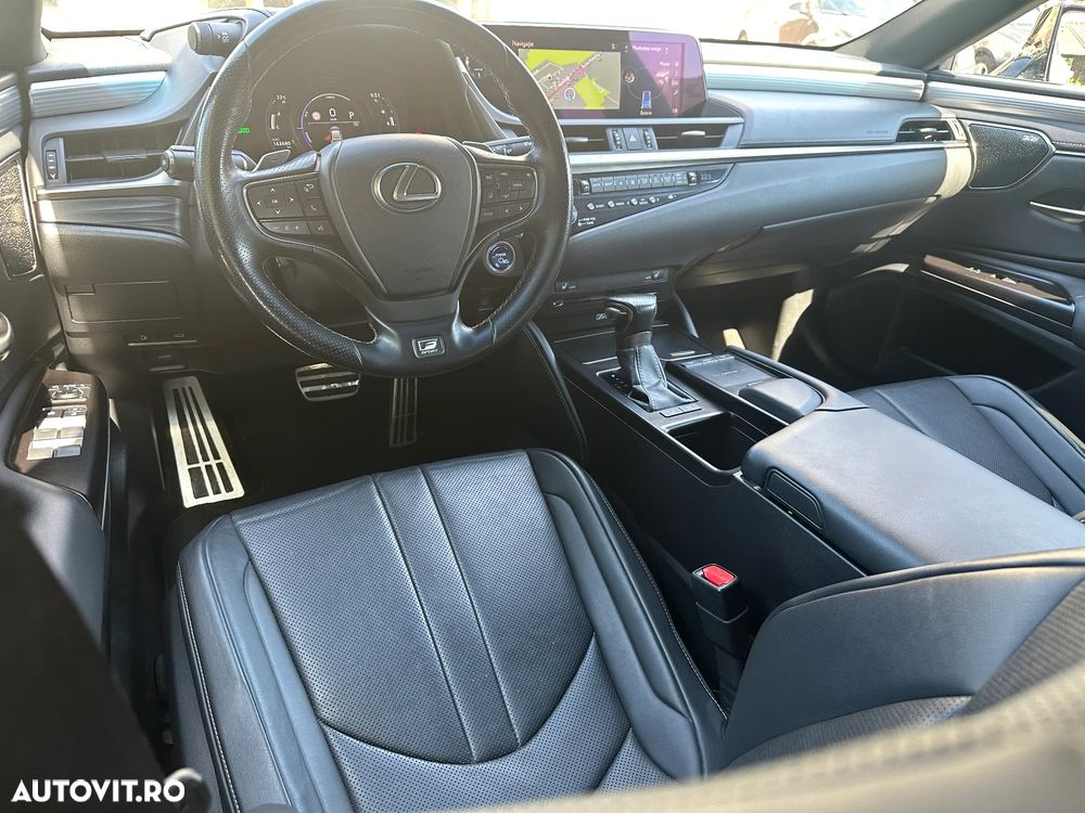 Lexus Seria ES 300h F Sport+ - 4