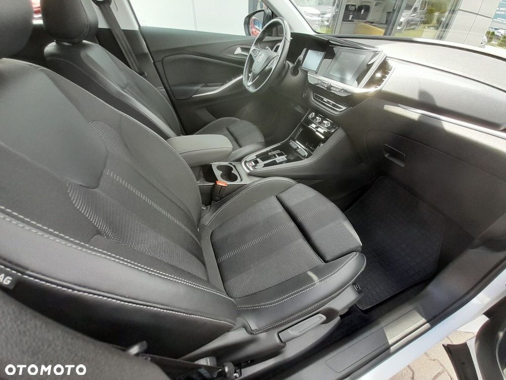 Opel Grandland 1.2 T Business Elegance S&S - 22