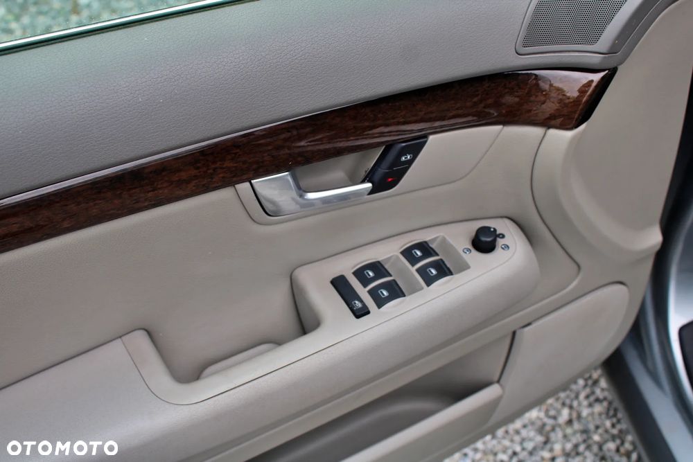 Audi A4 Limousine 2.0 T FSI quattro tiptronic - 24