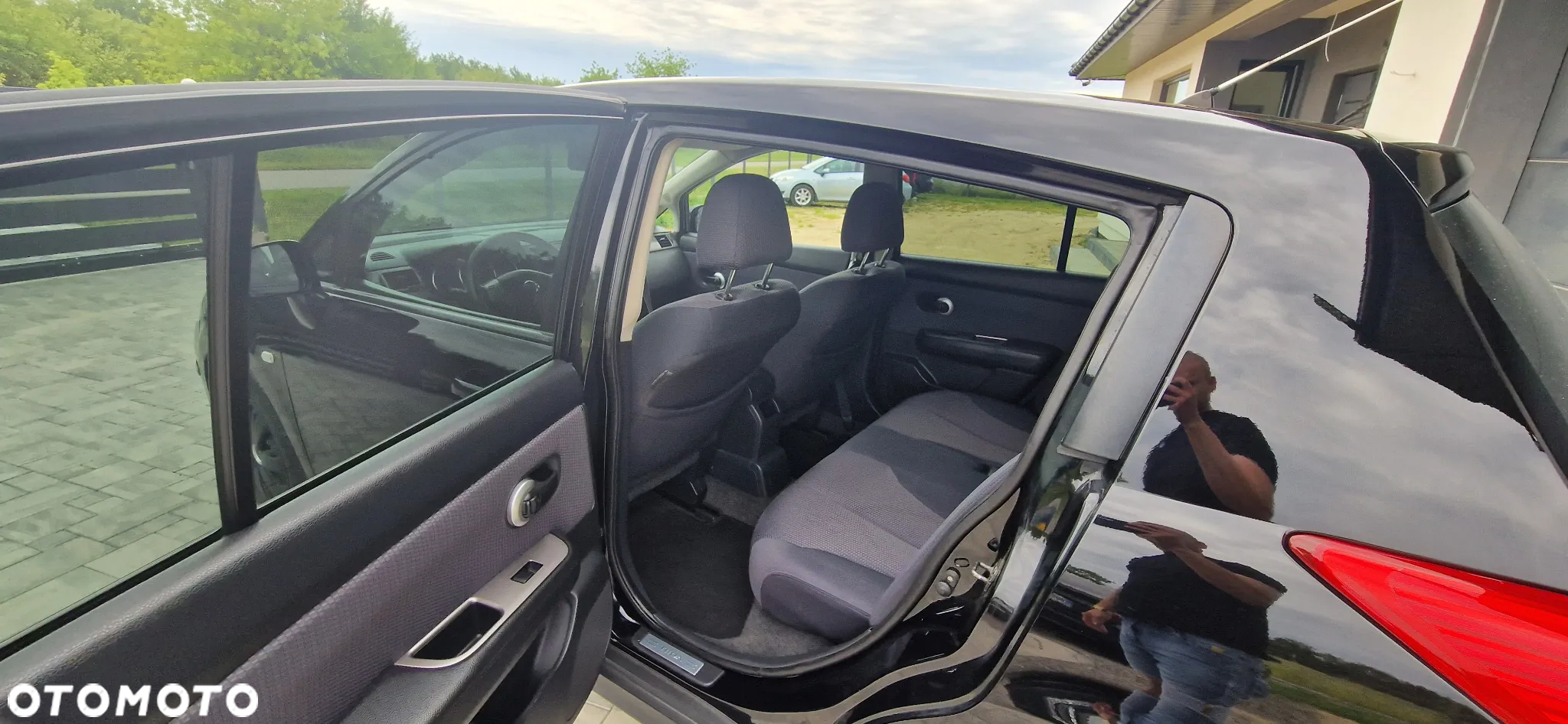 Nissan Tiida 1.6 Tekna - 9