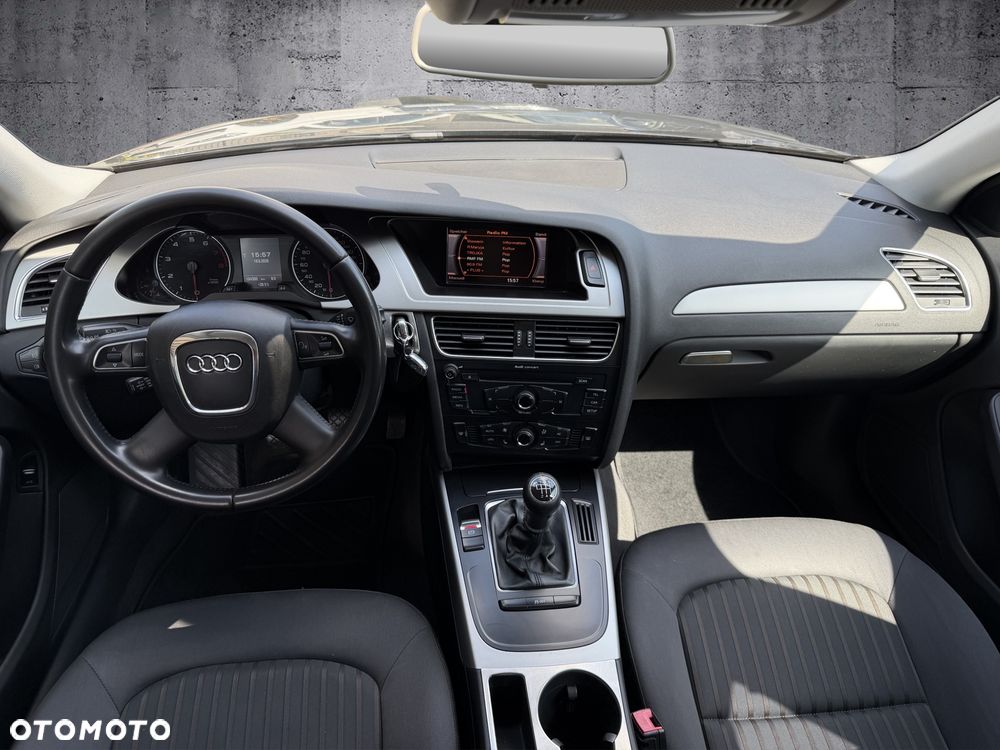 Audi A4 Limousine 1.8 TFSI Ambiente - 8