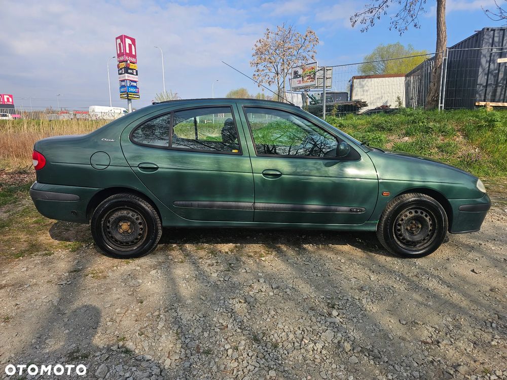 Renault Megane 1.6 - 12