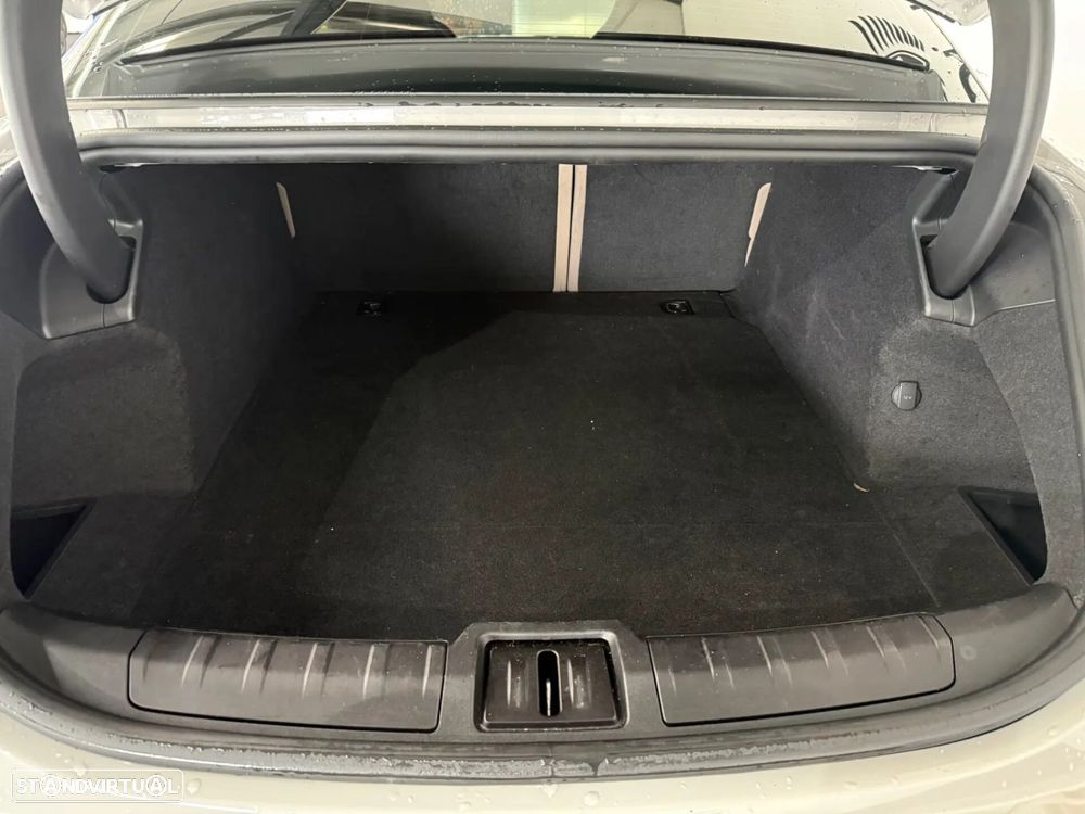 Porsche Taycan Standard - 10