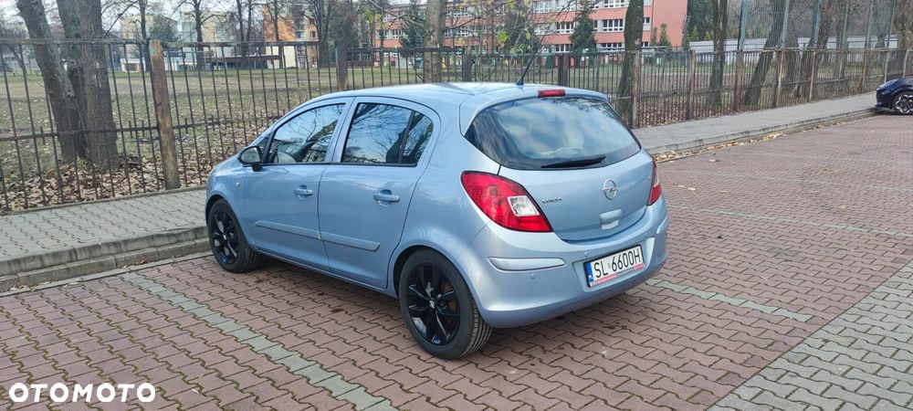 Opel Corsa 1.4 16V Cosmo - 4