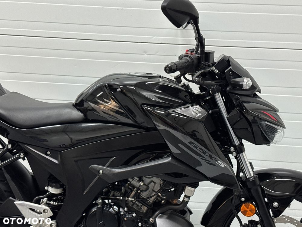 Suzuki GSX - 7