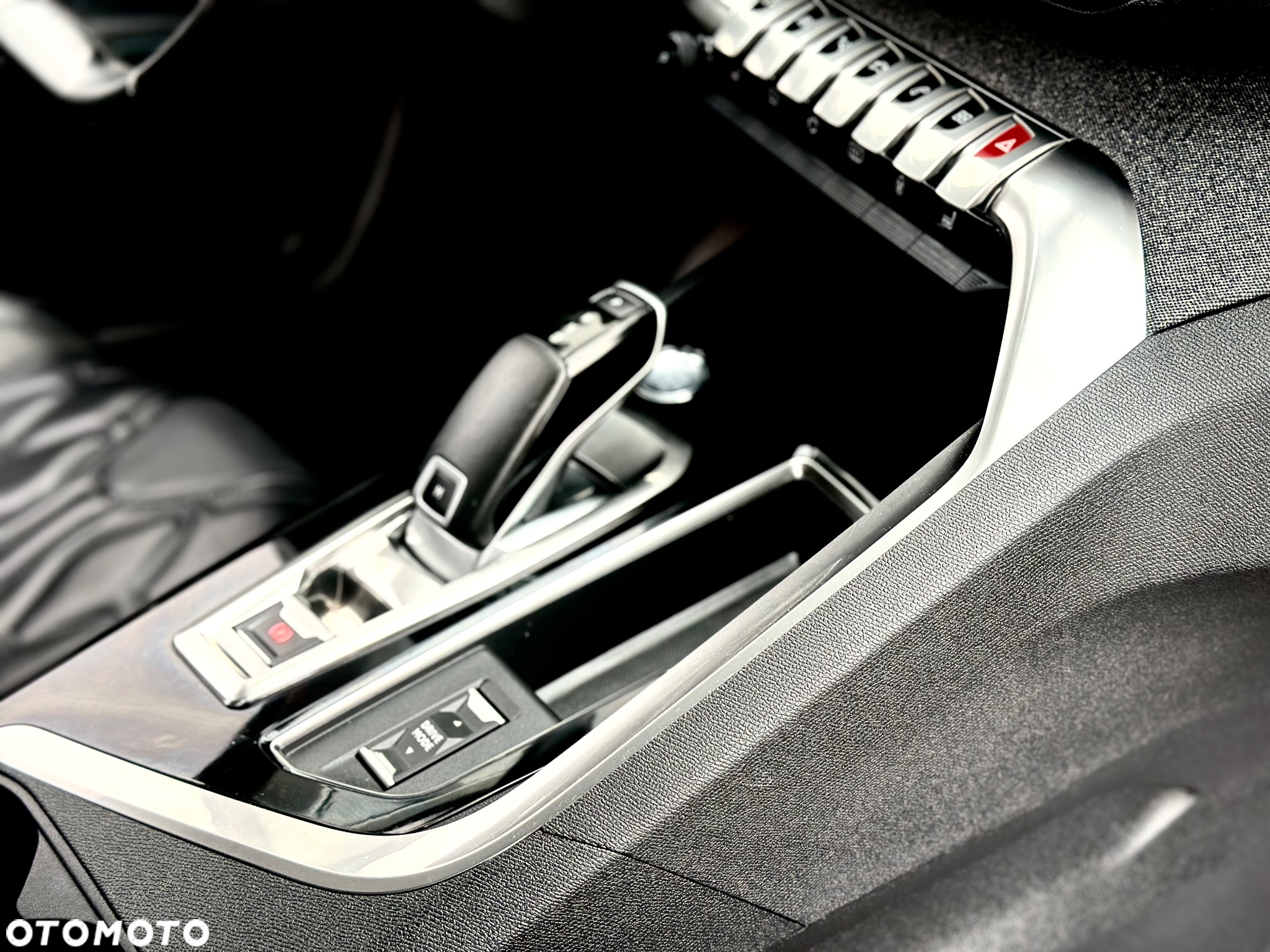 Peugeot 3008 BlueHDi 130 Stop & Start EAT8 Allure - 30